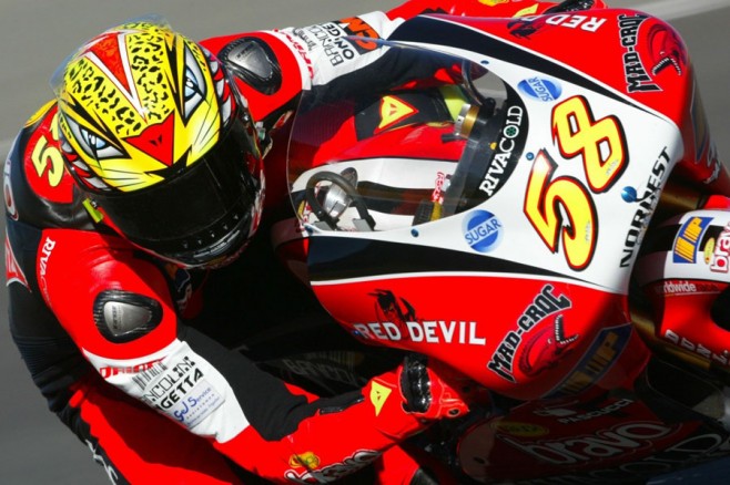 Marco Simoncelli nel 2004, sul Circuito di Jerez, teatro della sua prima vittoria nel Motomondiale (Classe 125)