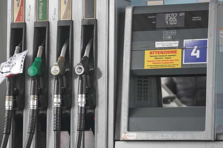 Carburanti nuovi aumenti