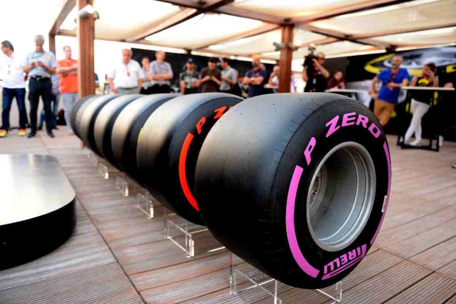 F1 pneumatici lisci