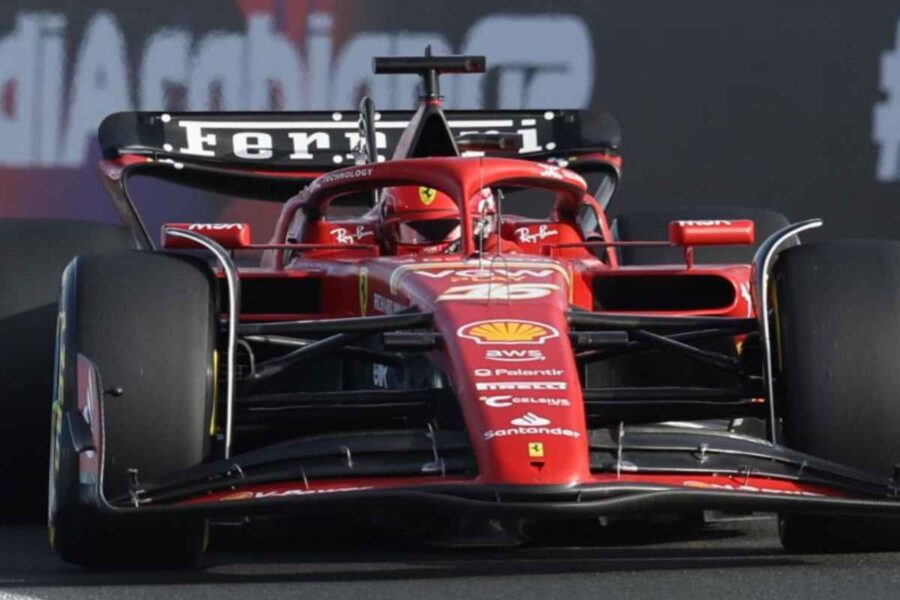 F1 Ferrari duro attacco