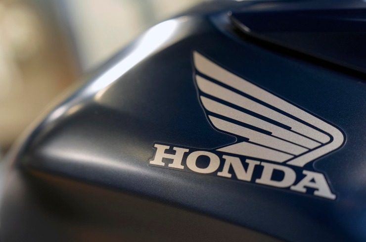 Honda brevetta un nuovo airbag che avvolge il pilota