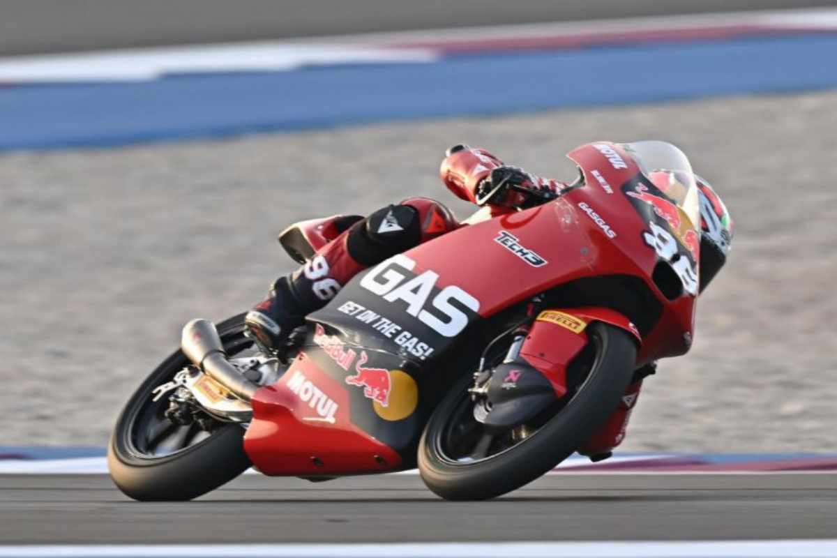 Moto3 Daniel Holgado vince in volata