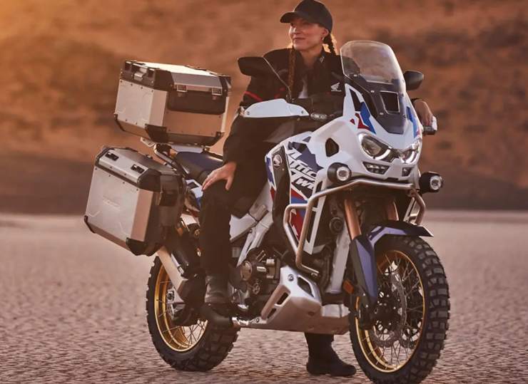 Honda Africa Twin Sports Adventure novità moto BMW R 1300 GS lotta