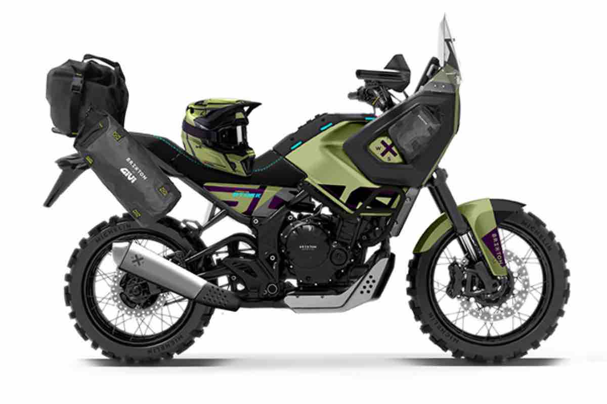 Moto Brixton crossover in arrivo