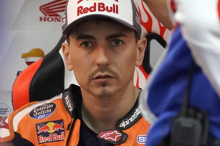 Jorge Lorenzo ti insegna a guidare