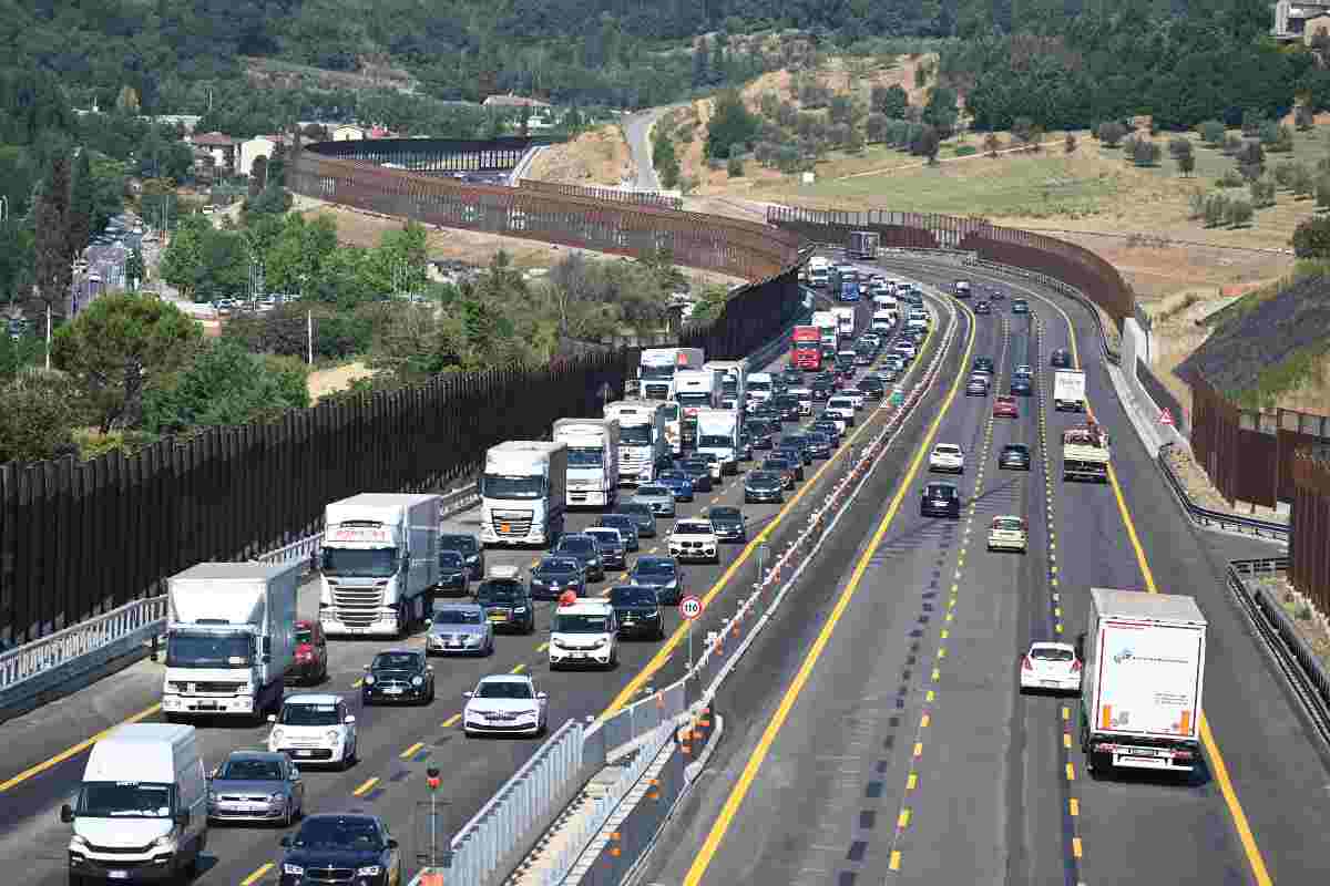 Ultima ora in Italia, traffico in tilt 