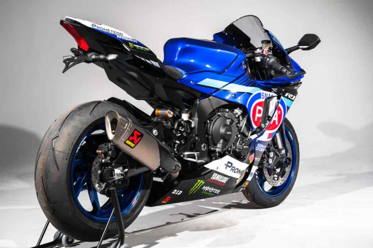 Yamaha omaggio pilota campione 