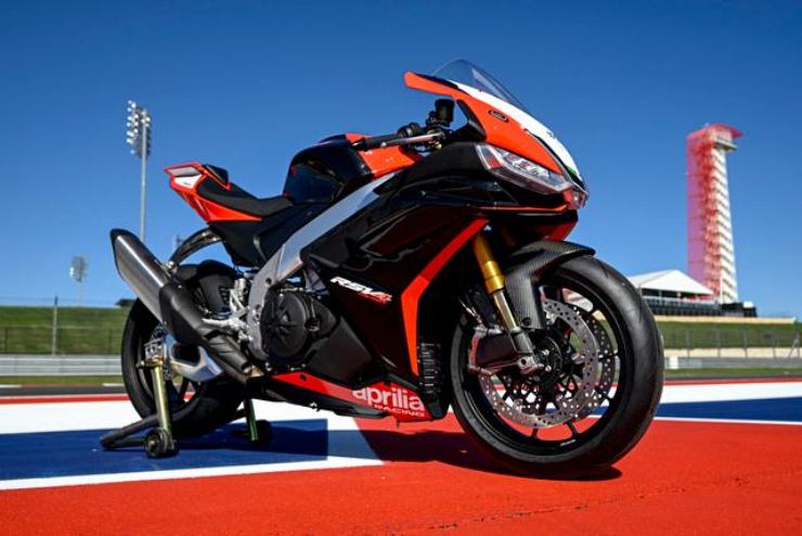 Aprilia RSV4 moto Superbike Biaggi Factory 2009