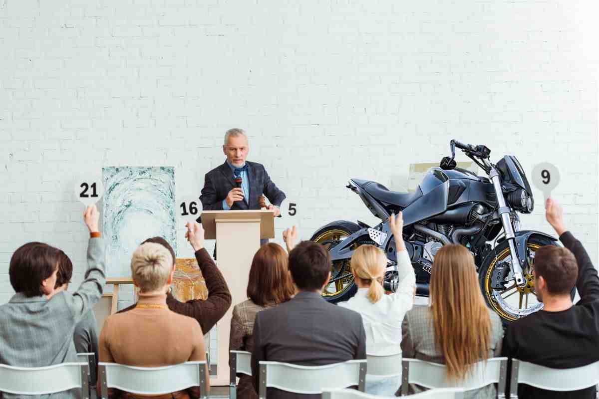 Asta folle per queste moto, le cifre sono da urlo: mai visti così tanti zero