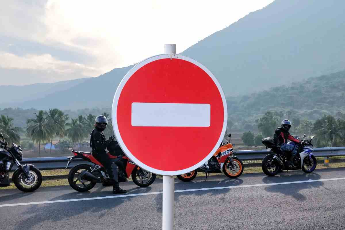 Divieto di circolazione per auto e moto, adesso è finita: puoi già beccare una multa