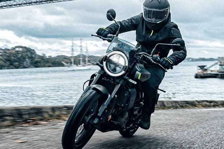 Husqvarna Svartpilen 401 novità prezzo occasione sconti