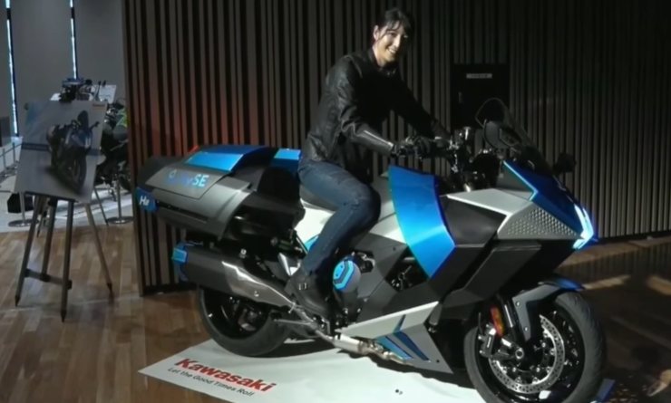 Kawasaki HySE novità moto idrogeno cambiamento elettrico benzina