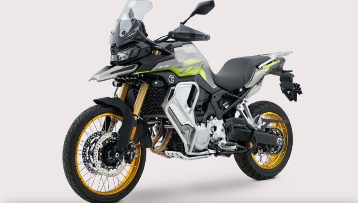 nuova moto crossover a basso costo