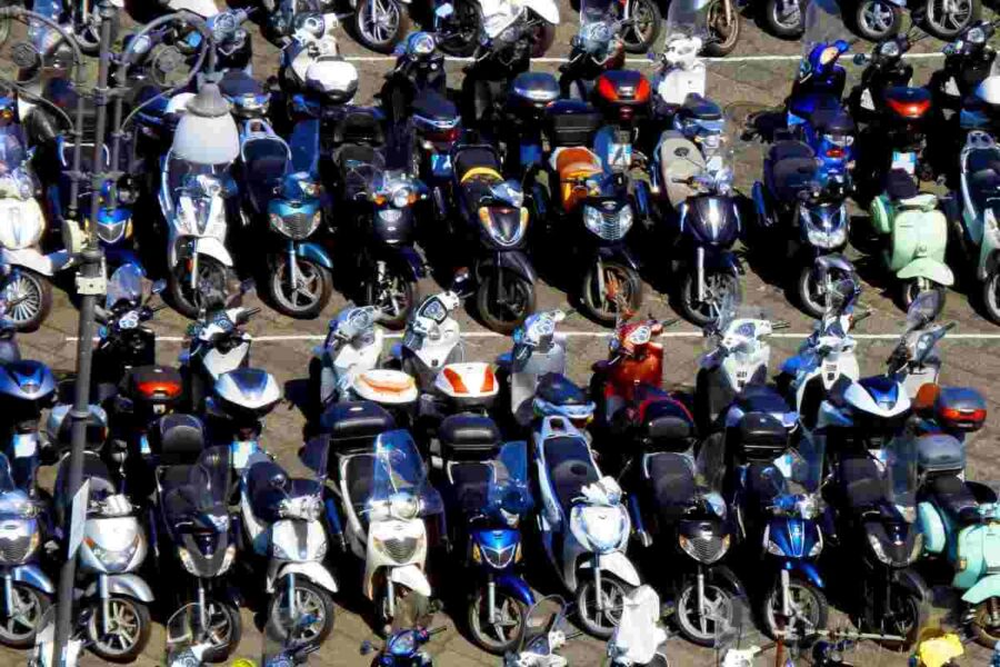 Affidabili, in offerta e al 100% italiani: questi scooter stanno mandando in tilt il mercato