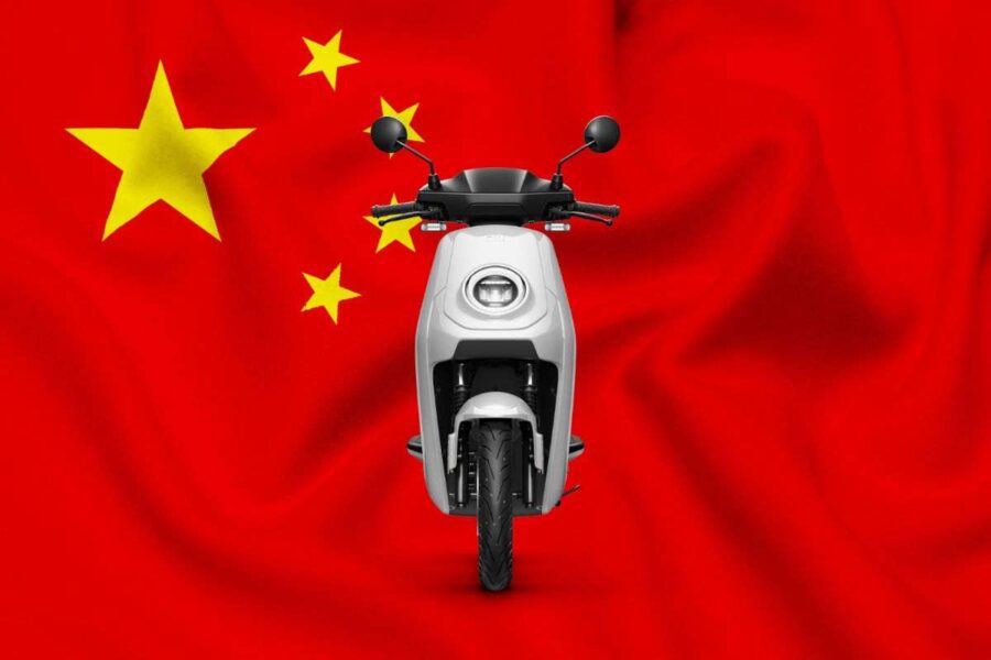 Addio scooter a benzina, dalla Cina arriva l'elettrico che cancella la concorrenza: prezzi e autonomia ingiocabili