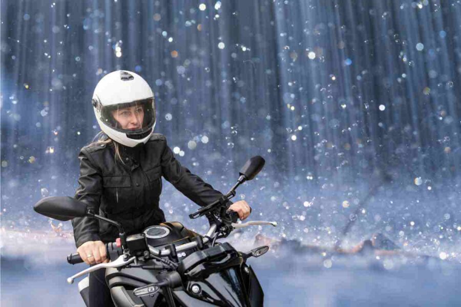 Moto guida pioggia consigli utili