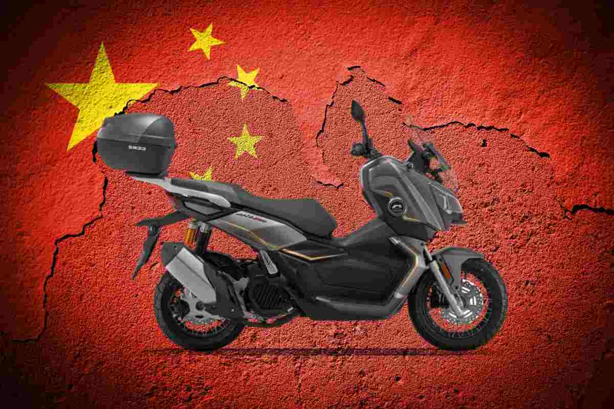 Il colosso cinese sbarca in Italia con uno scooter da urlo: prezzo 'indecente', è l'incubo di Piaggio e Honda
