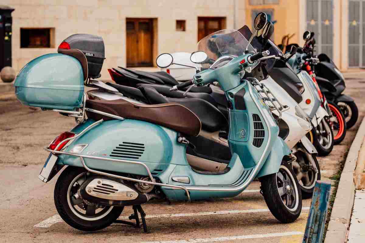 Stangata per i possessori di moto e scooter