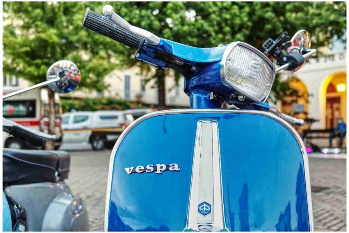 Piaggio Vespa scooter 