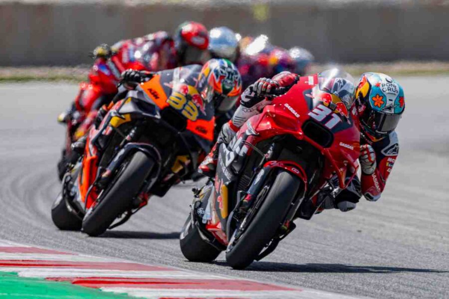 Svolta in MotoGP, firma clamorosa per il 2025 preferito a Marquez