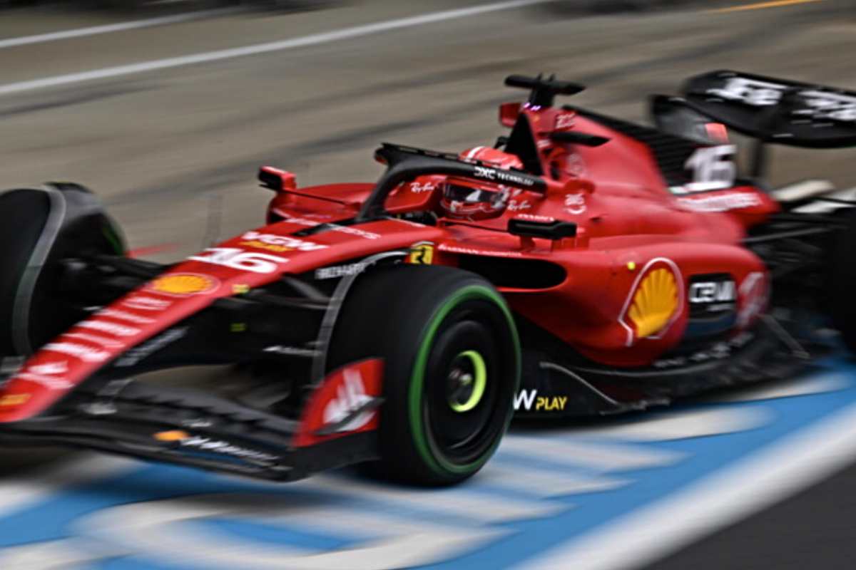Charles Leclerc torna ai box