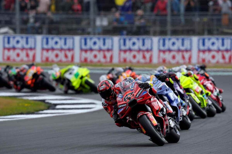MotoGP in pista a Silverstone